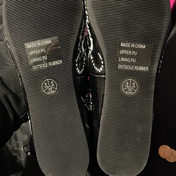 Too fast pointed toe skull flats - Picture 4 of 4